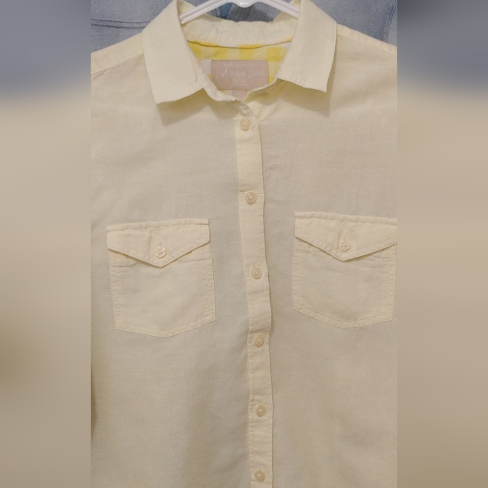 2 shirt bundle. Size medium - Picture 2 of 9
